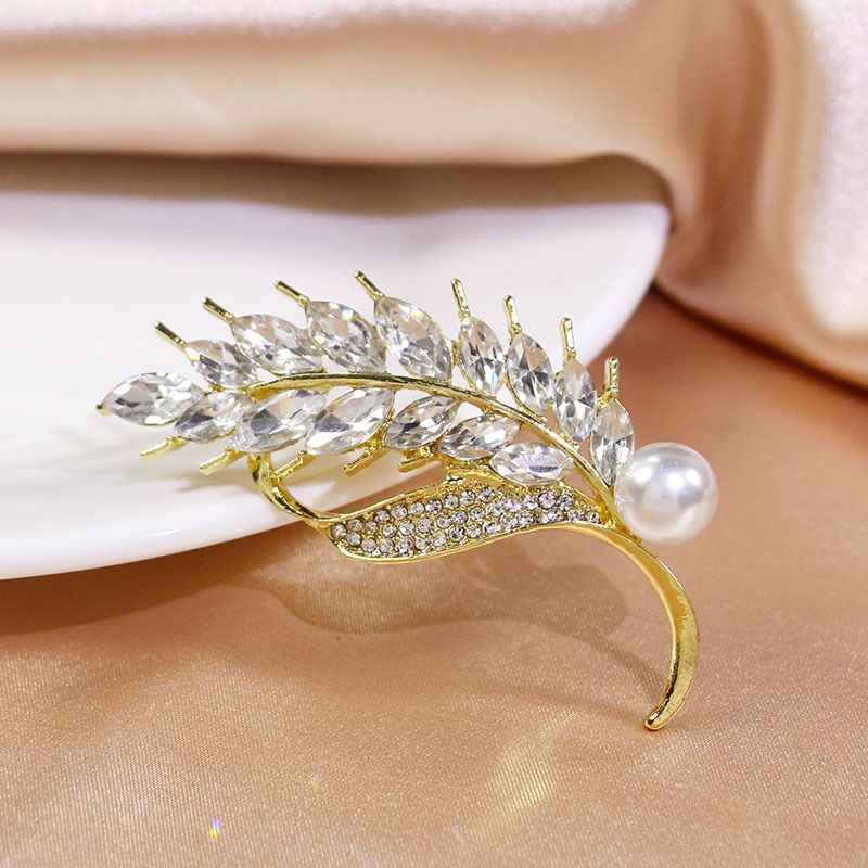 Beauty Leaf Crystal And Pearl Brooch YongxiJewelry 3