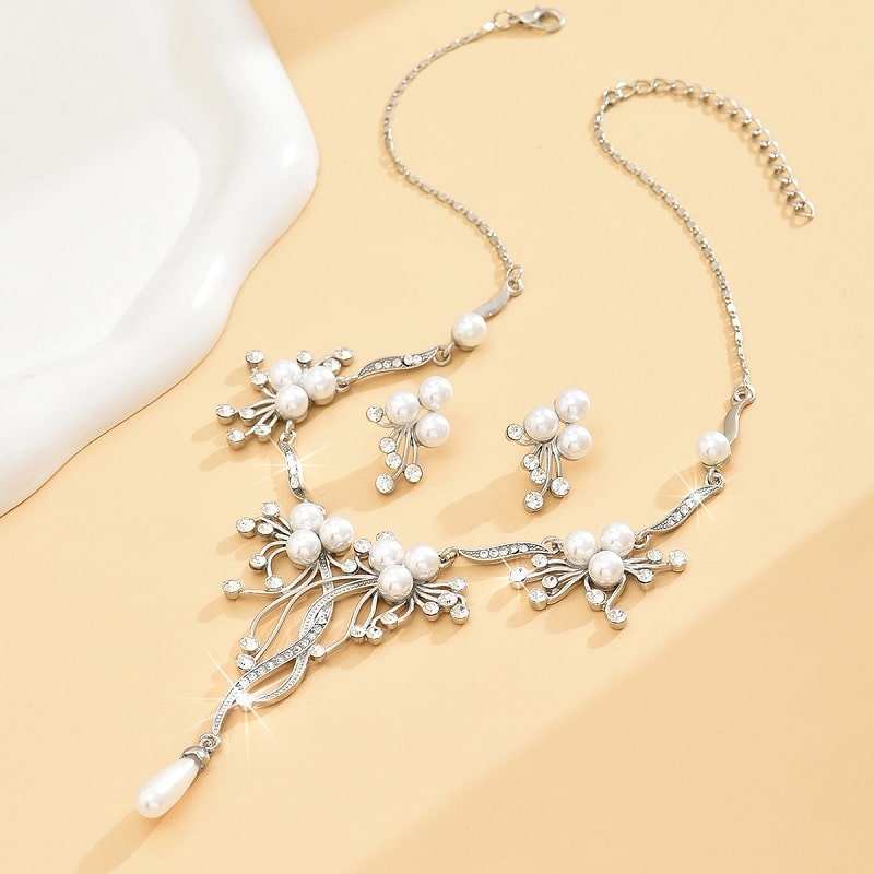 Charming Floral Rhinestones & Pearl Necklace Earrings Set YongxiJewelry 2