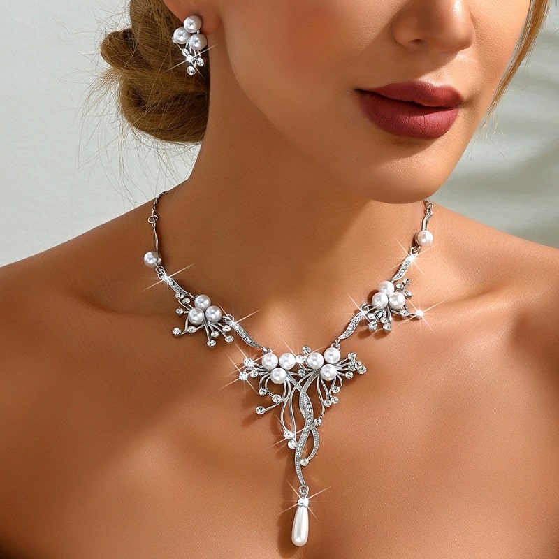 Charming Floral Rhinestones & Pearl Necklace Earrings Set YongxiJewelry 5