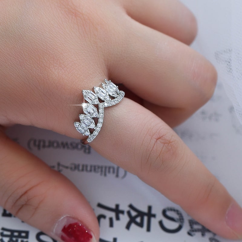 Regal Crown-Inspired Ring YongxiJewelry  2