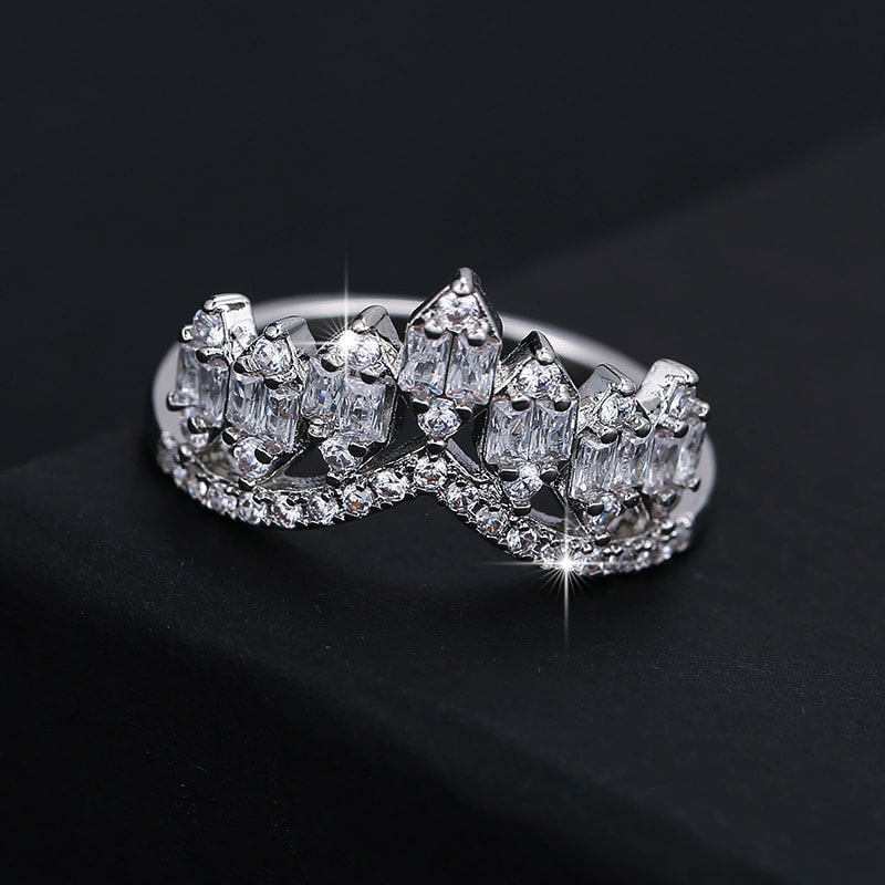 Regal Crown-Inspired Ring YongxiJewelry  4