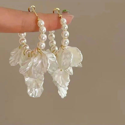 Stylish Petals Pearl Earrings YongxiJewelry  3